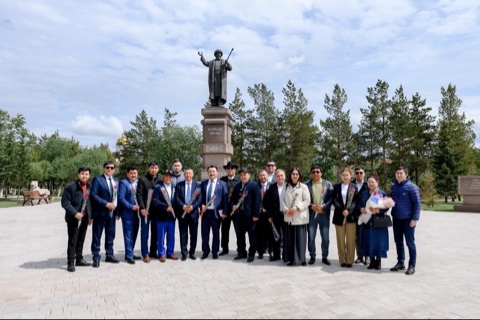 Музейіміздің директоры мәдениет және ақпарат министрлігінің құрмет грамотасымен марапатталды 1